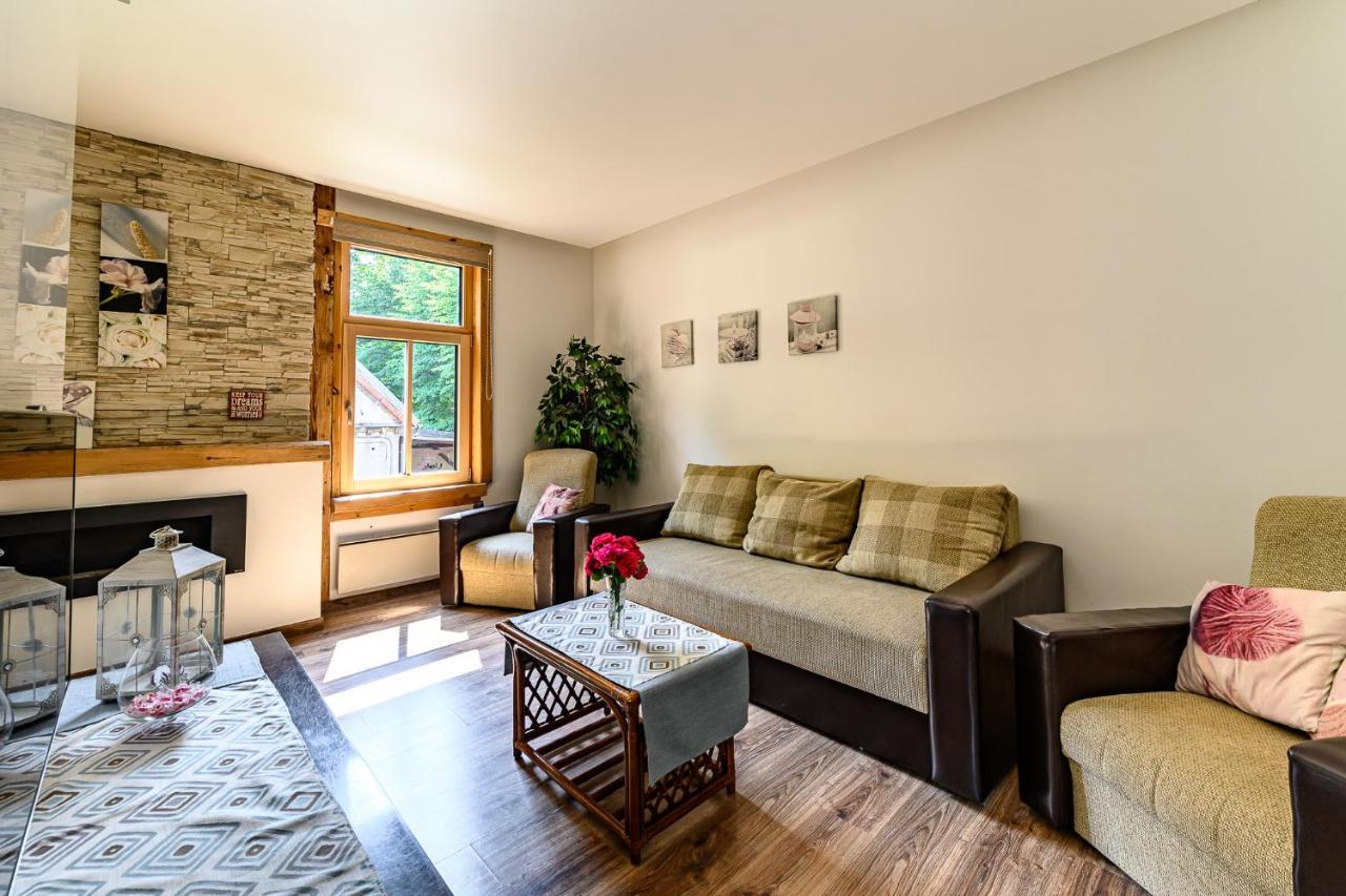 Holiday Apartment With Terrace Λιέπαγια Εξωτερικό φωτογραφία